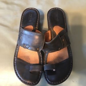 Born Black leather sandals